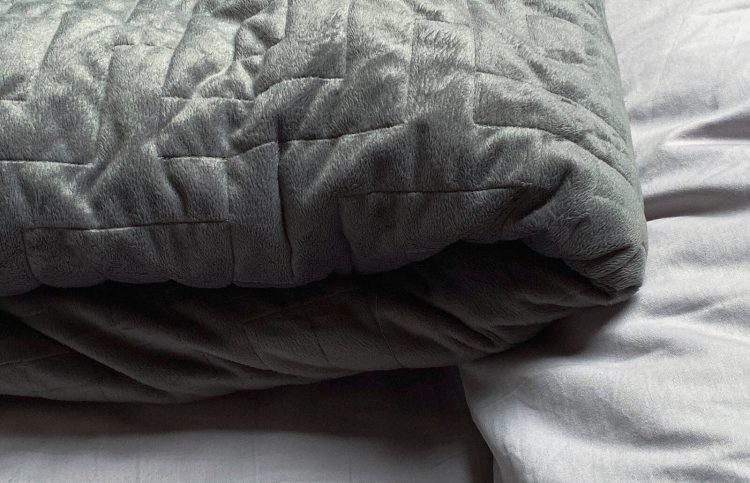 How to Wash or Dry Clean a Weighted Blanket Queens Dry